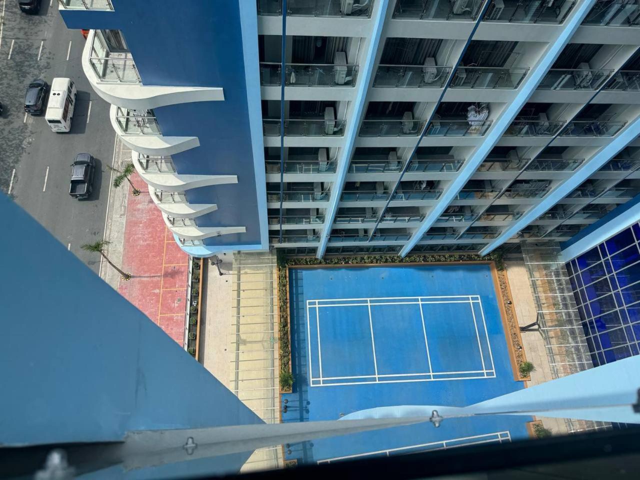L Condotel Paranaque City Buitenkant foto