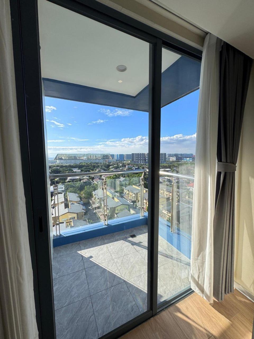 L Condotel Paranaque City Buitenkant foto