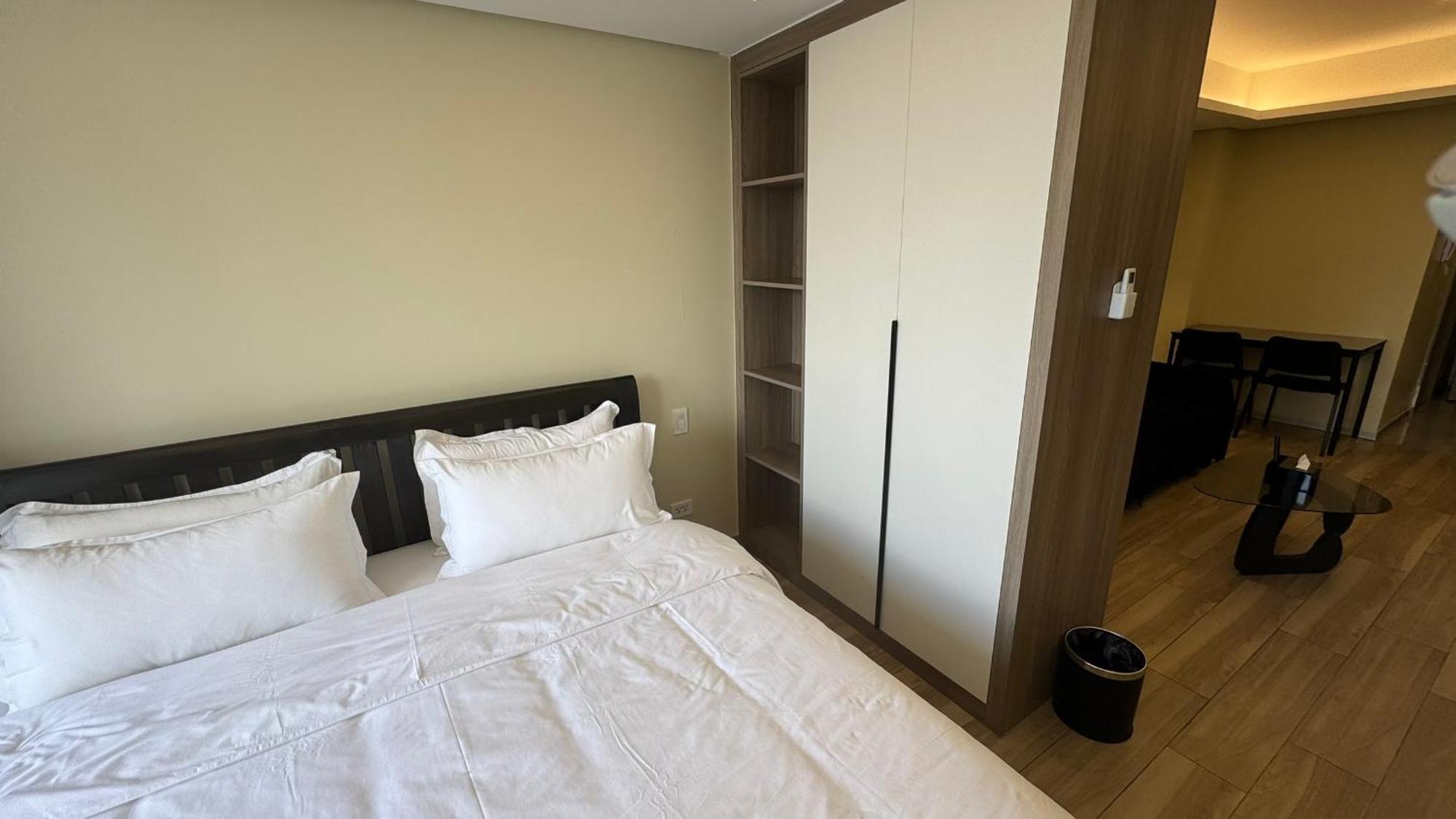 L Condotel Paranaque City Buitenkant foto