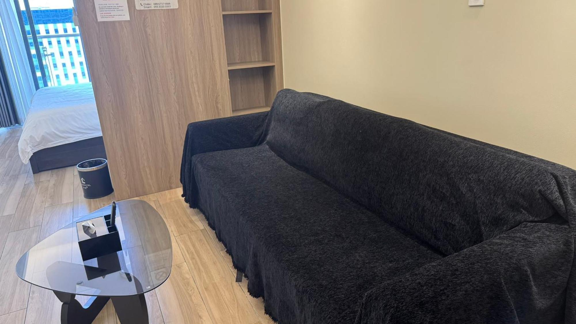 L Condotel Paranaque City Buitenkant foto