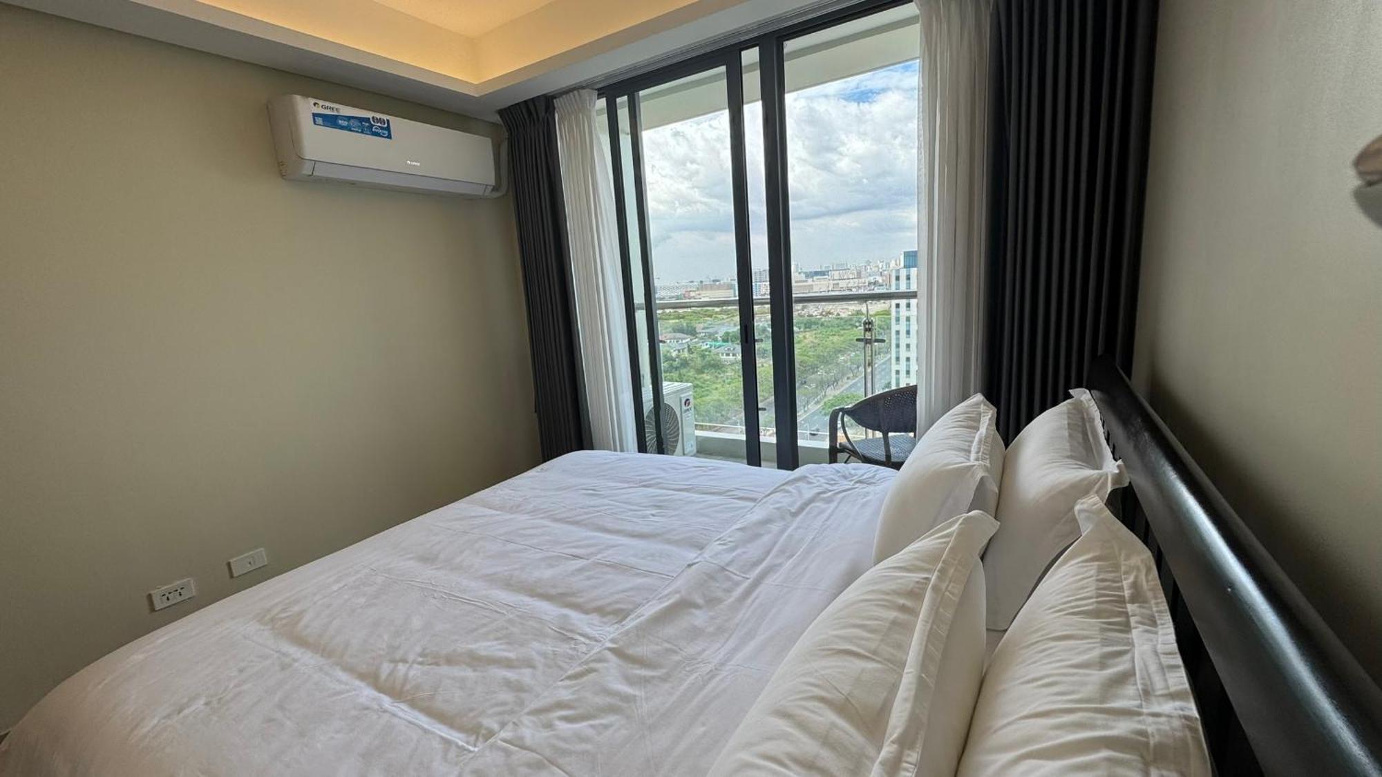 L Condotel Paranaque City Buitenkant foto