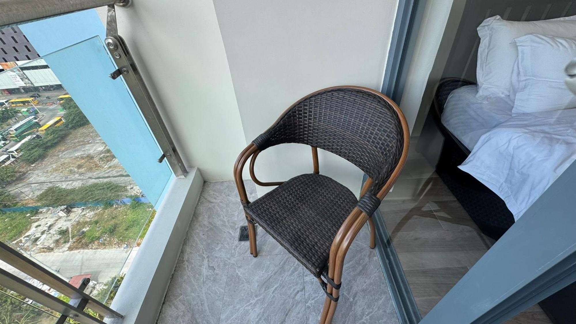 L Condotel Paranaque City Buitenkant foto