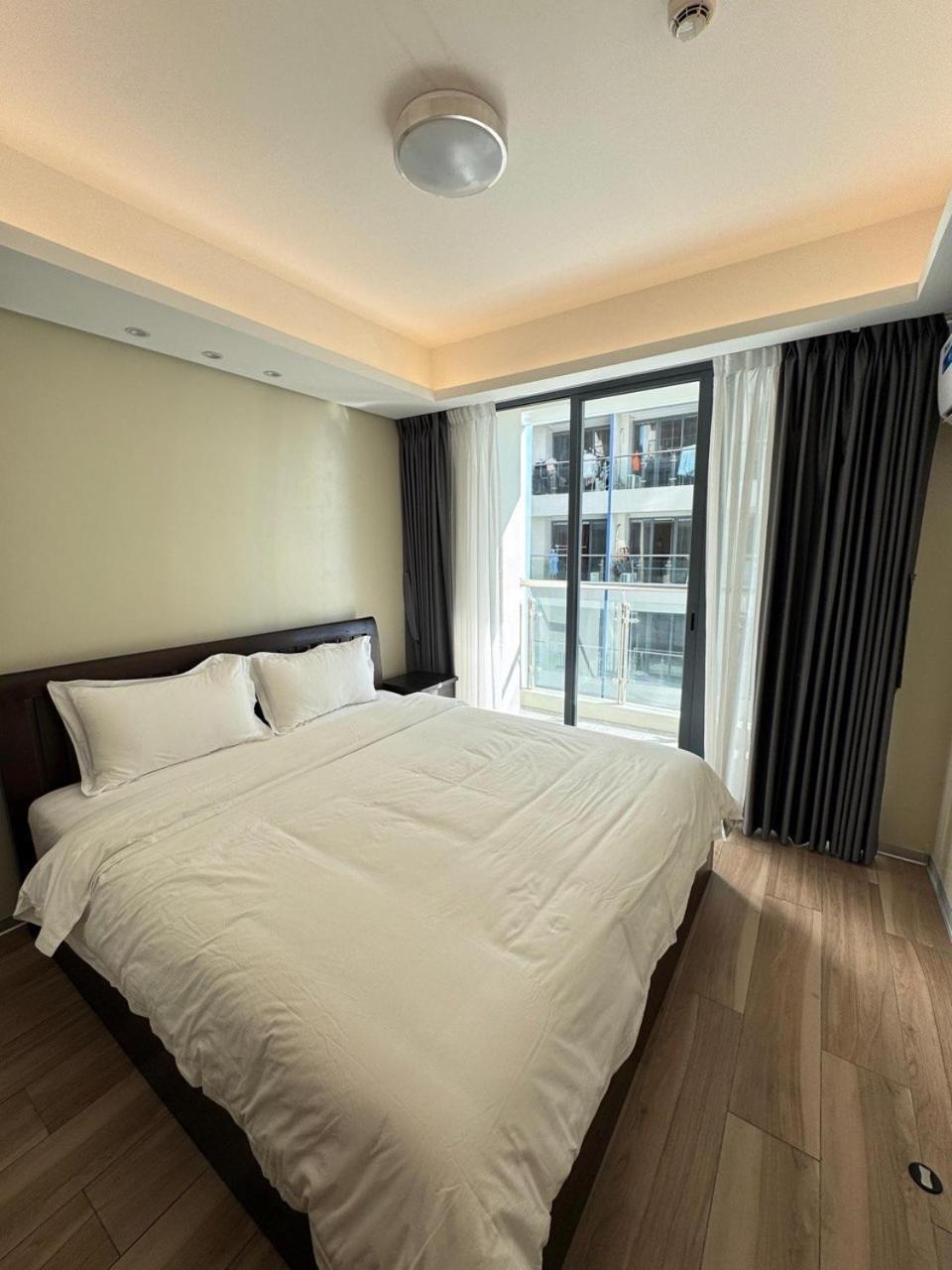 L Condotel Paranaque City Buitenkant foto